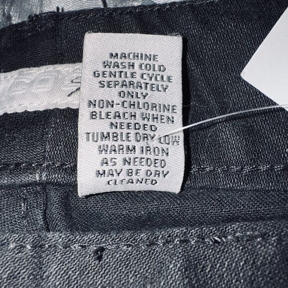 NWT Chicos Platinum Denim The Ultimate Fit Jeans Black 12 2 Short Office Bootcut - Picture 6 of 8